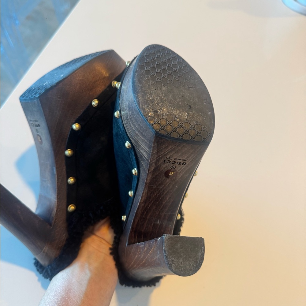 Gucci Black and Gold Fur-Lined Mules - Picture 6 of 6